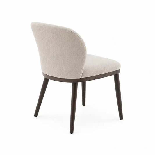 Chaise en tissu avec pieds en bois massif