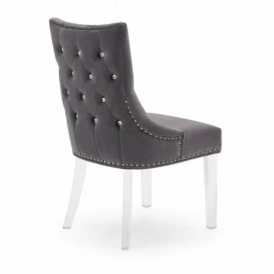 Chaise en velours avec pieds en acrylique
